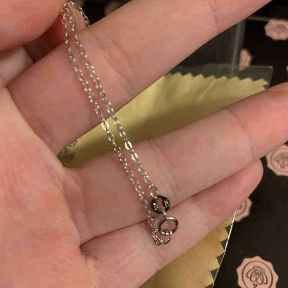 Beautiful Moissanite 0.3 cttw Cross .925 Silver Necklace COA&Luxe Gift Packaging - Picture 5 of 6